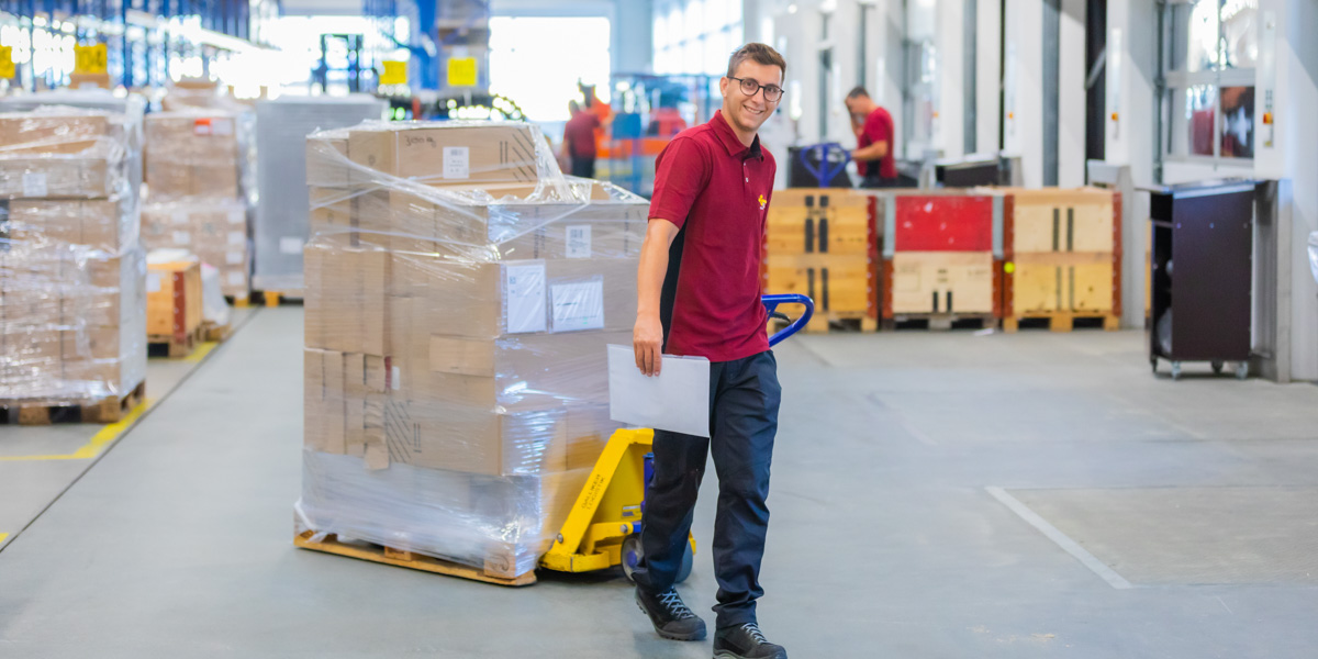 Logistiker (m/w/d) Logistiker (m/w/d)