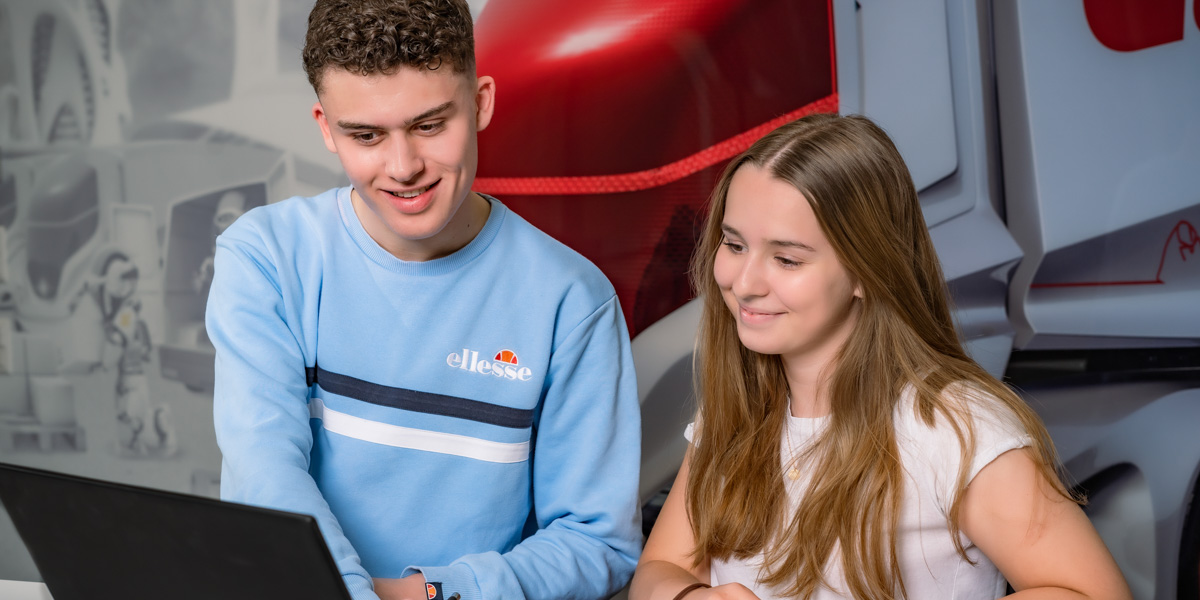 Application Supporter Logistics (a) Application Supporter Logistics (a)